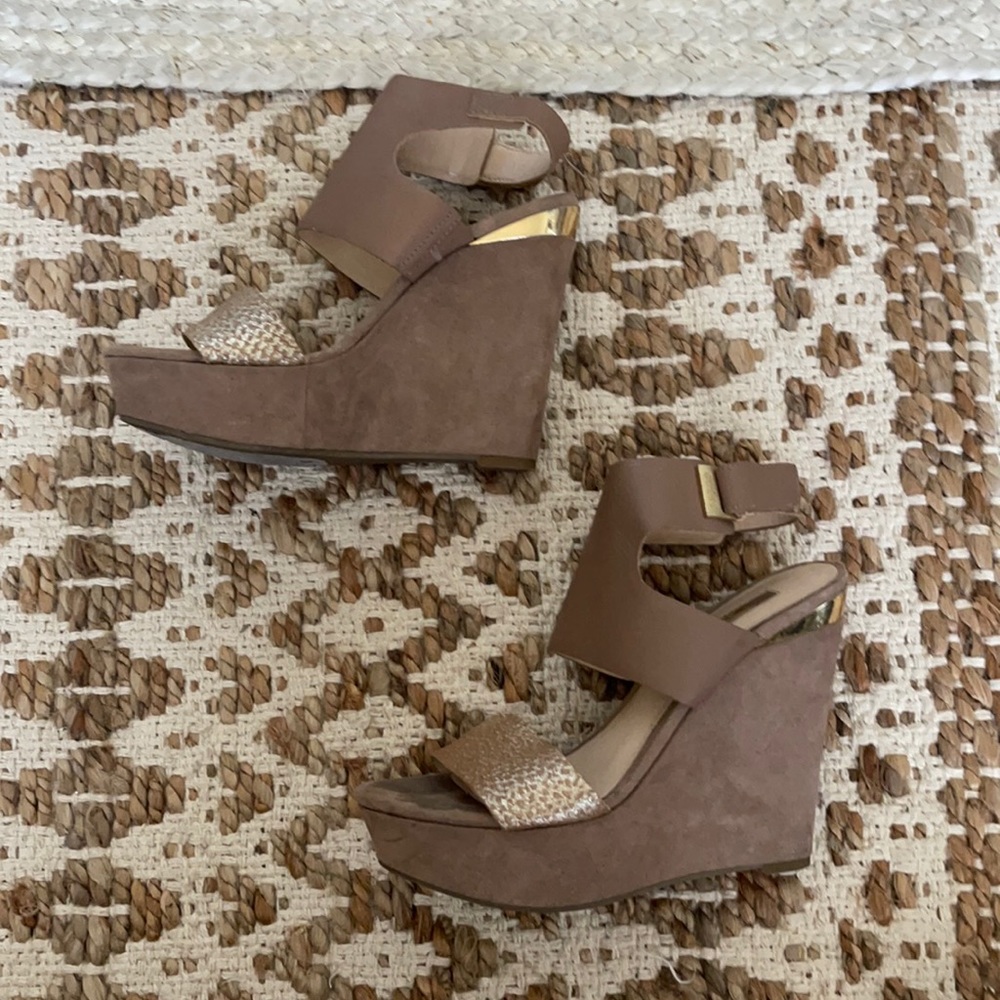 GUESS wedge sandals